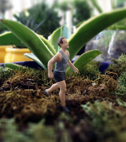 male runner terra folk pewter figurine