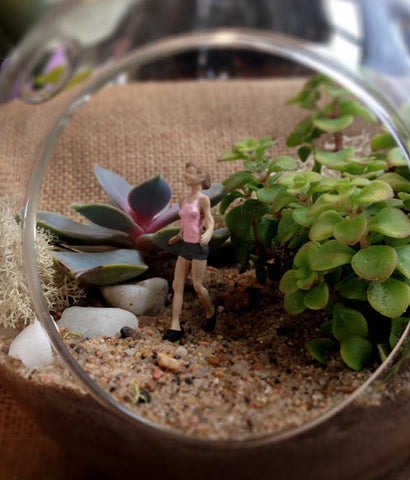 female runner terra folk pewter figurine